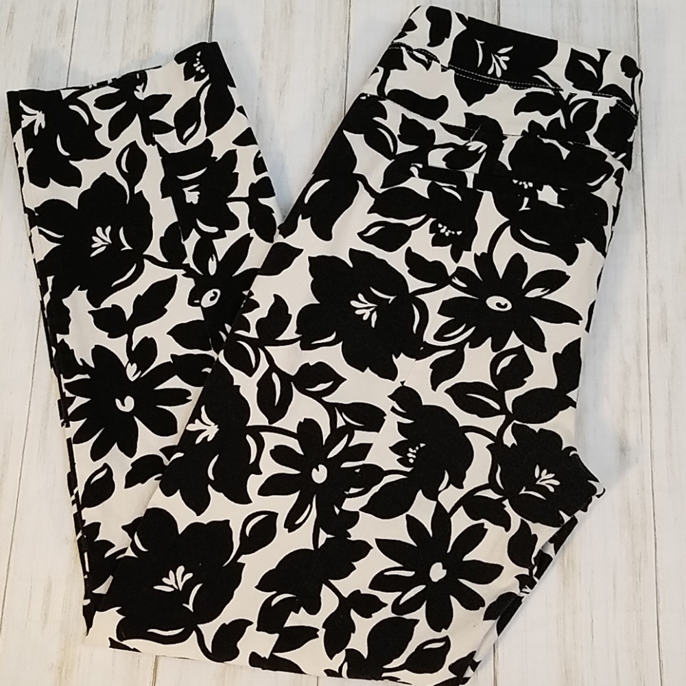 EUC. Elle Ankle Jeans